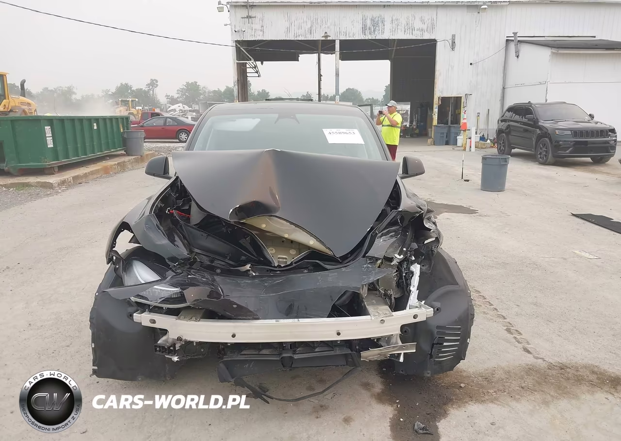 2021 Tesla Model Y Long Range Dual Motor All-Wheel Drive VIN:5YJYGDEE4MF196381 - 11
