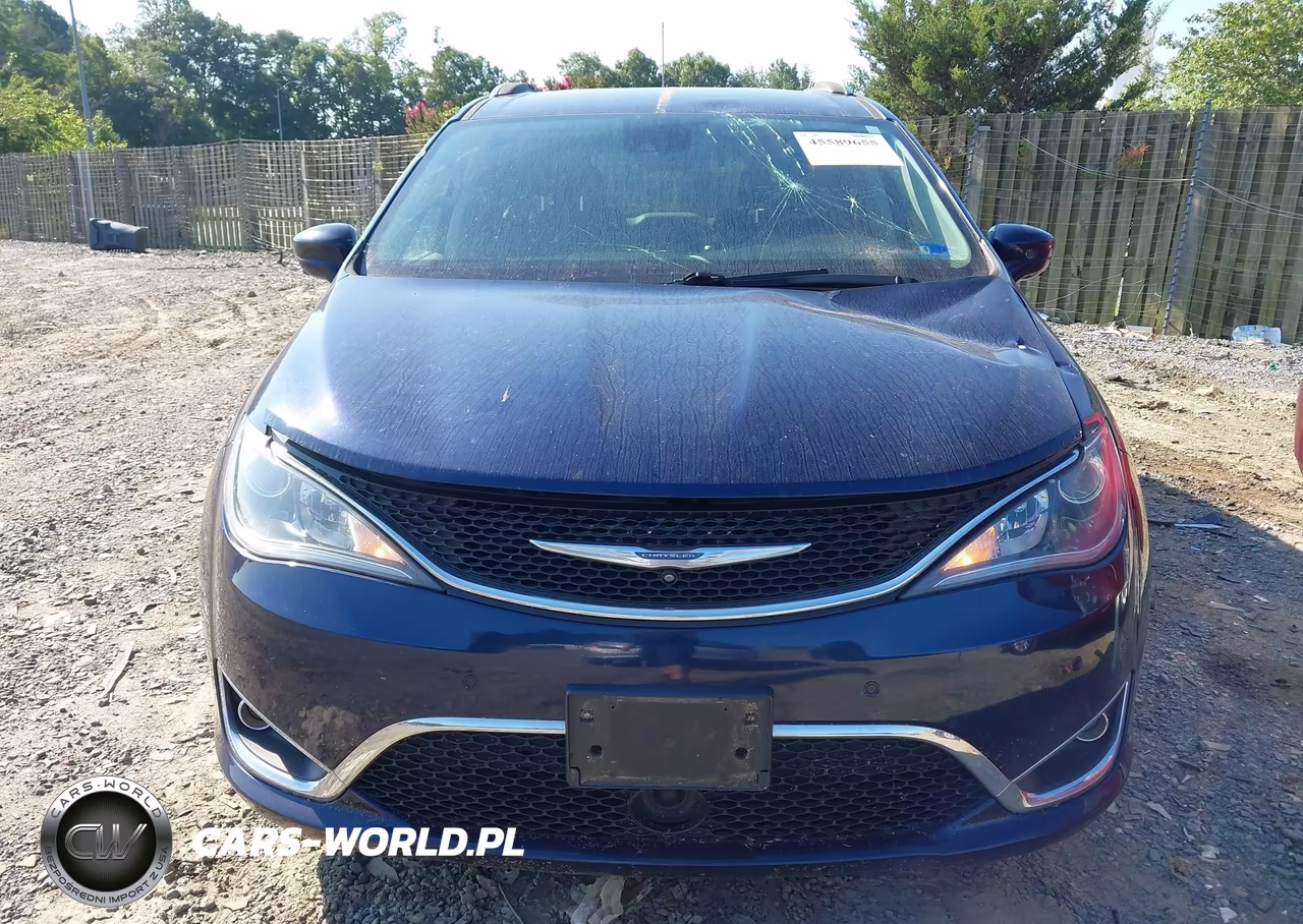 2018 Chrysler Pacifica Touring L VIN:2C4RC1BGXJR123567 - 12