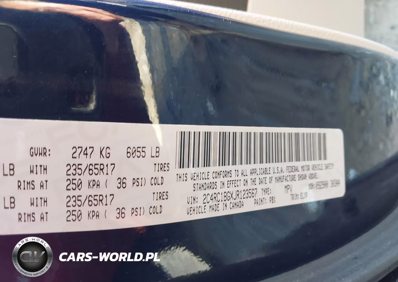 2018 Chrysler Pacifica Touring L VIN:2C4RC1BGXJR123567 - 9
