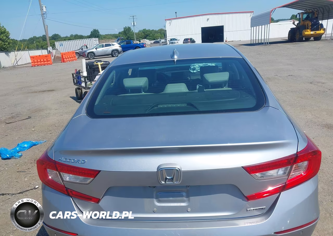 2018 Honda Accord Touring VIN:1HGCV1F91JA142350 - 17