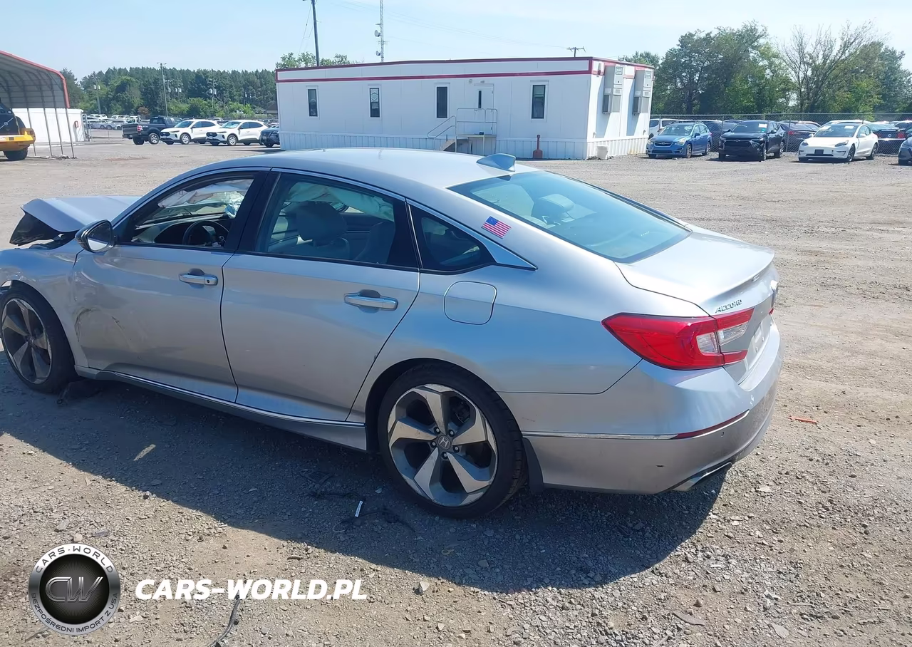 2018 Honda Accord Touring VIN:1HGCV1F91JA142350 - 3
