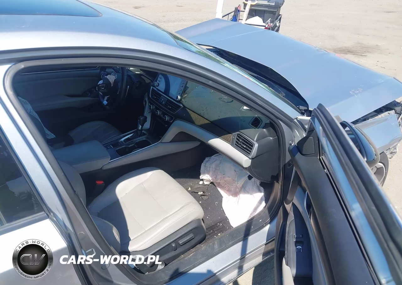 2018 Honda Accord Touring VIN:1HGCV1F91JA142350 - 5