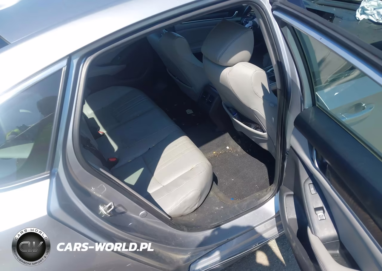 2018 Honda Accord Touring VIN:1HGCV1F91JA142350 - 8