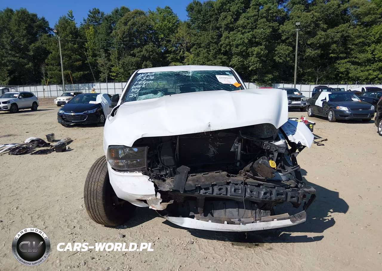 2019 Ram 1500 Classic Express 4X2 6'4 Box VIN:1C6RR6FT4KS500582 - 13