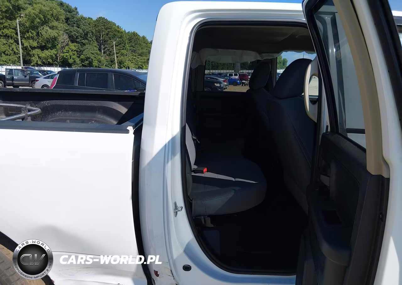 2019 Ram 1500 Classic Express 4X2 6'4 Box VIN:1C6RR6FT4KS500582 - 8