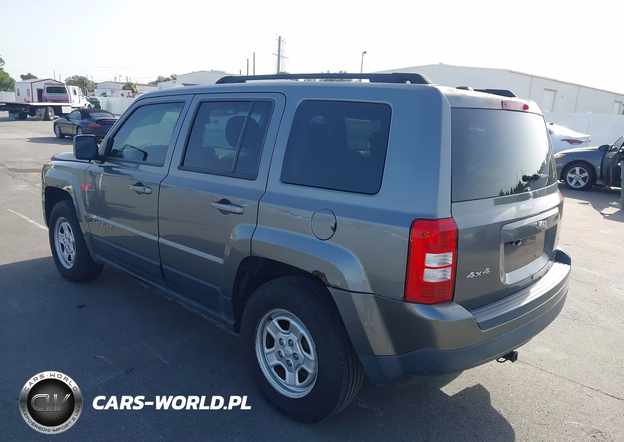 2012 Jeep Patriot Latitude VIN:1C4NJRFB4CD685102 - 3
