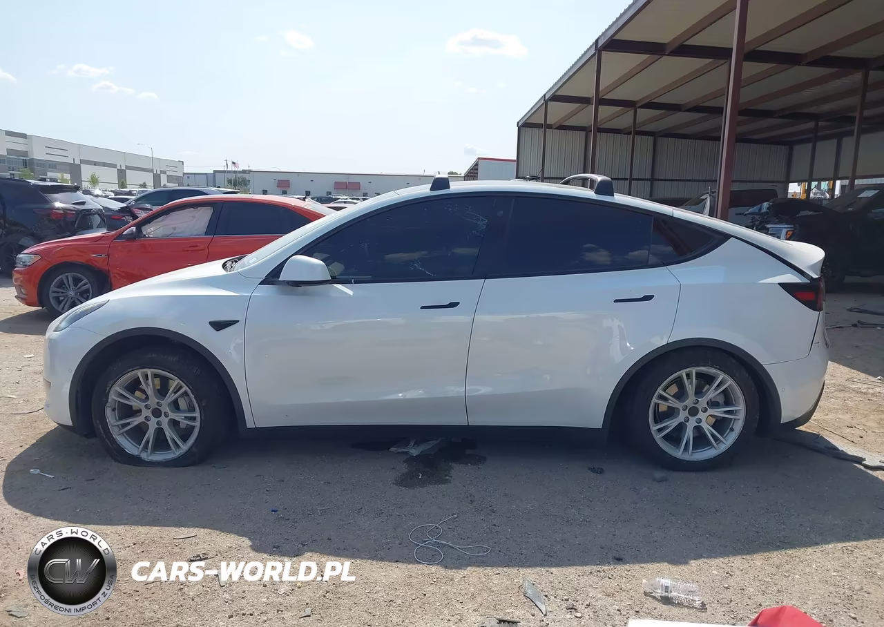 2022 Tesla Model Y Long Range Dual Motor All-Wheel Drive VIN:7SAYGDEE1NF407833 - 11