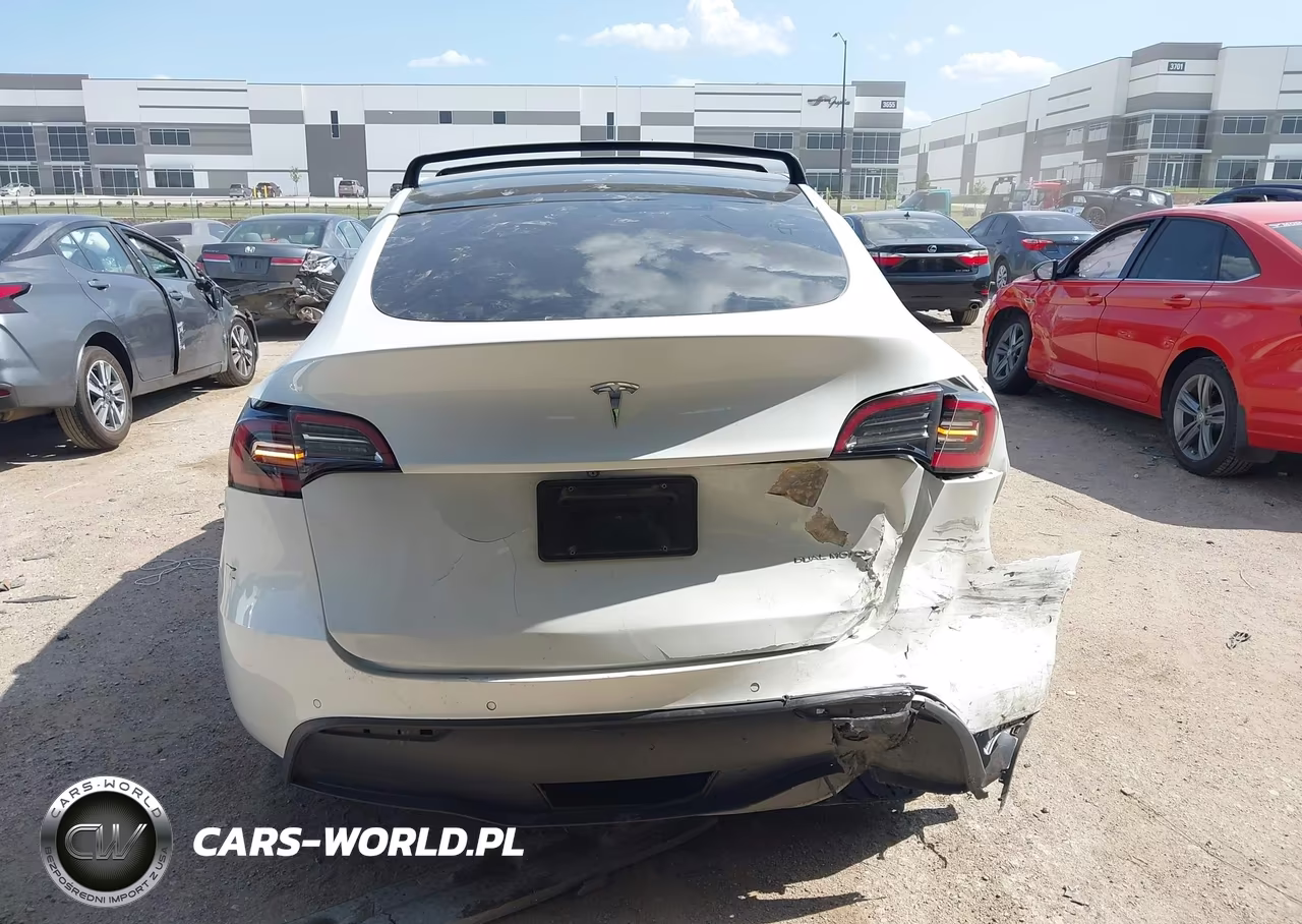 2022 Tesla Model Y Long Range Dual Motor All-Wheel Drive VIN:7SAYGDEE1NF407833 - 13