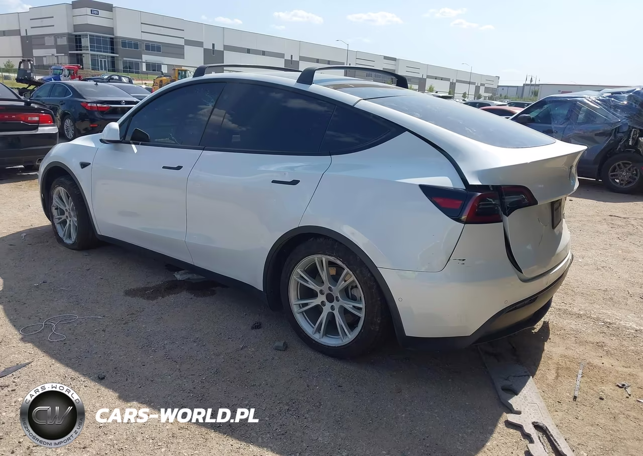2022 Tesla Model Y Long Range Dual Motor All-Wheel Drive VIN:7SAYGDEE1NF407833 - 3
