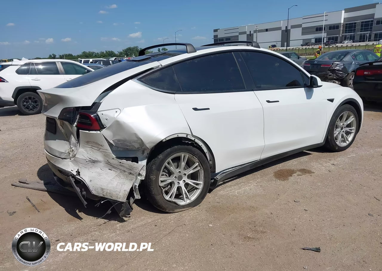 2022 Tesla Model Y Long Range Dual Motor All-Wheel Drive VIN:7SAYGDEE1NF407833 - 4