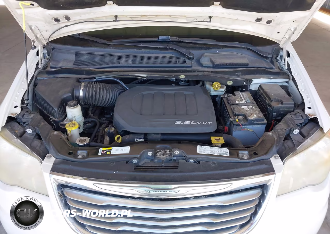 2013 Chrysler Town & Country Touring VIN:2C4RC1BG4DR720850 - 10