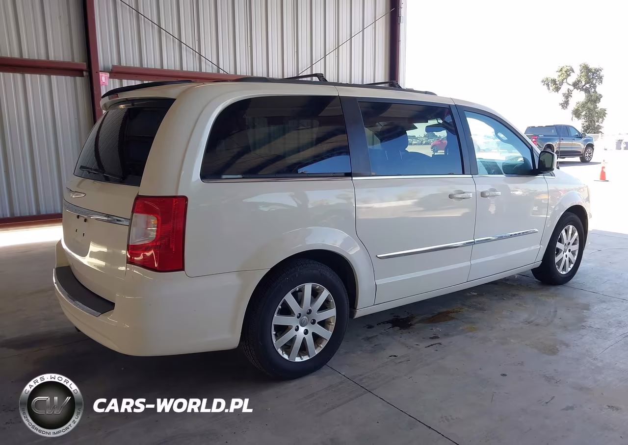 2013 Chrysler Town & Country Touring VIN:2C4RC1BG4DR720850 - 4