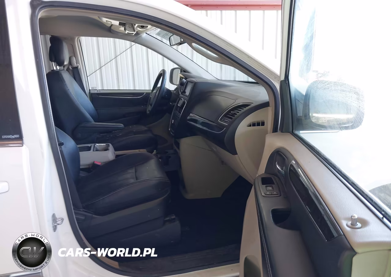 2013 Chrysler Town & Country Touring VIN:2C4RC1BG4DR720850 - 5
