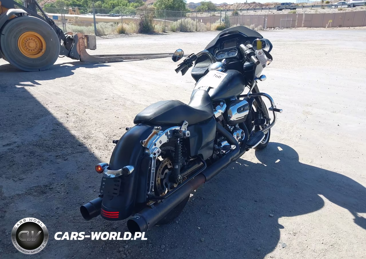 2018 Harley-Davidson Fltrx Road Glide VIN:1HD1KHC19JB661855 - 4