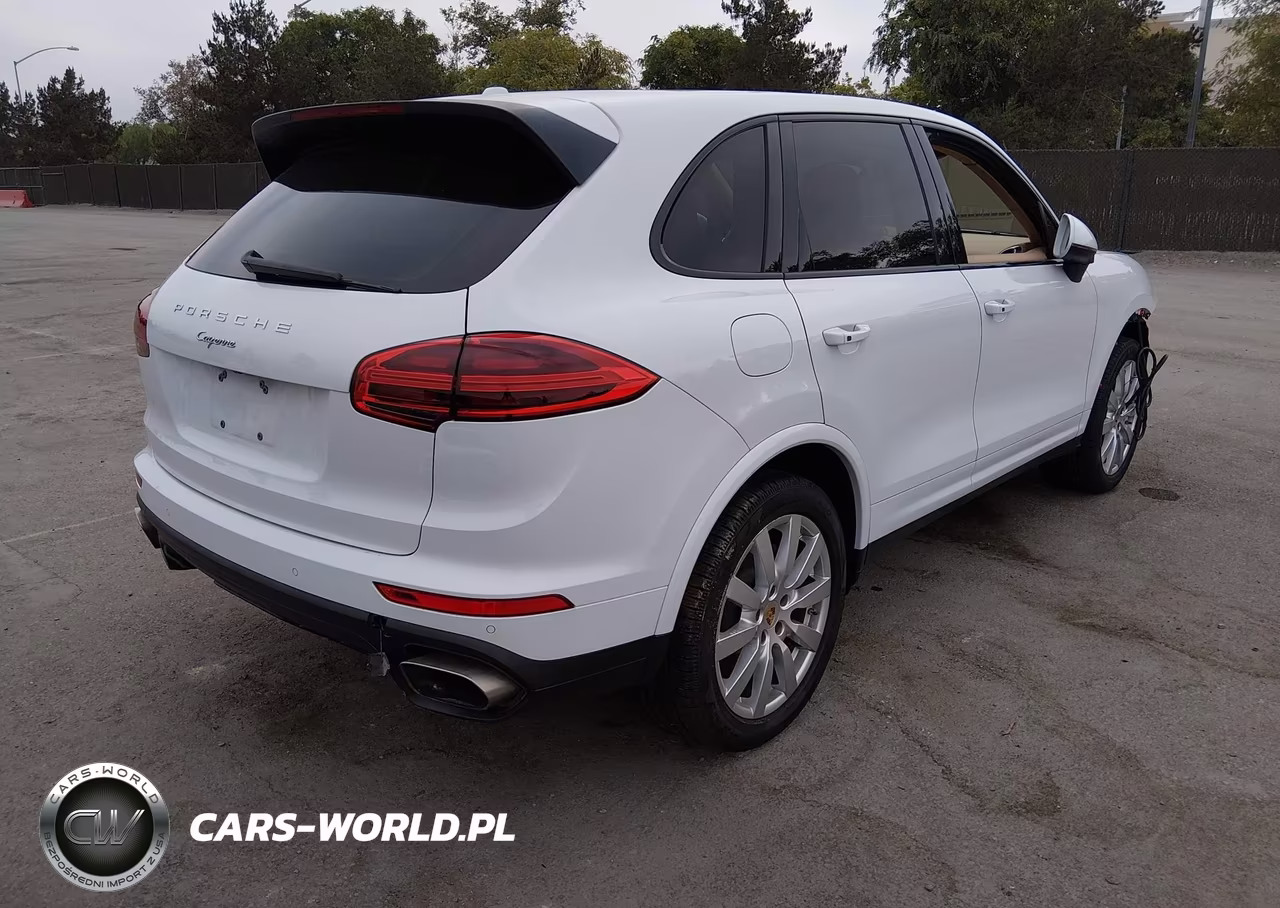 2017 Porsche Cayenne Platinum Edition VIN:WP1AA2A23HKA81071 - 4