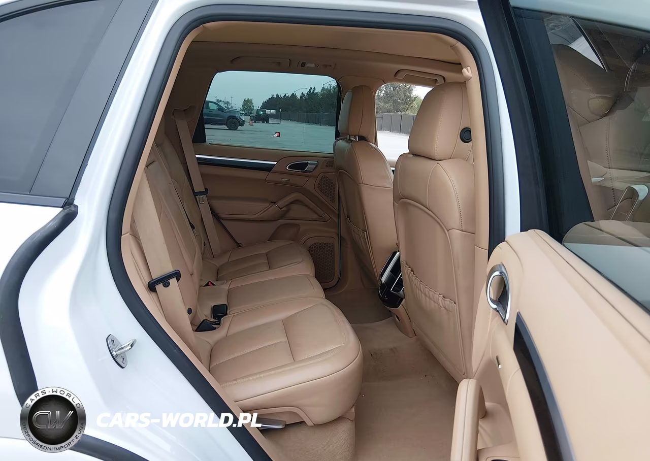 2017 Porsche Cayenne Platinum Edition VIN:WP1AA2A23HKA81071 - 8