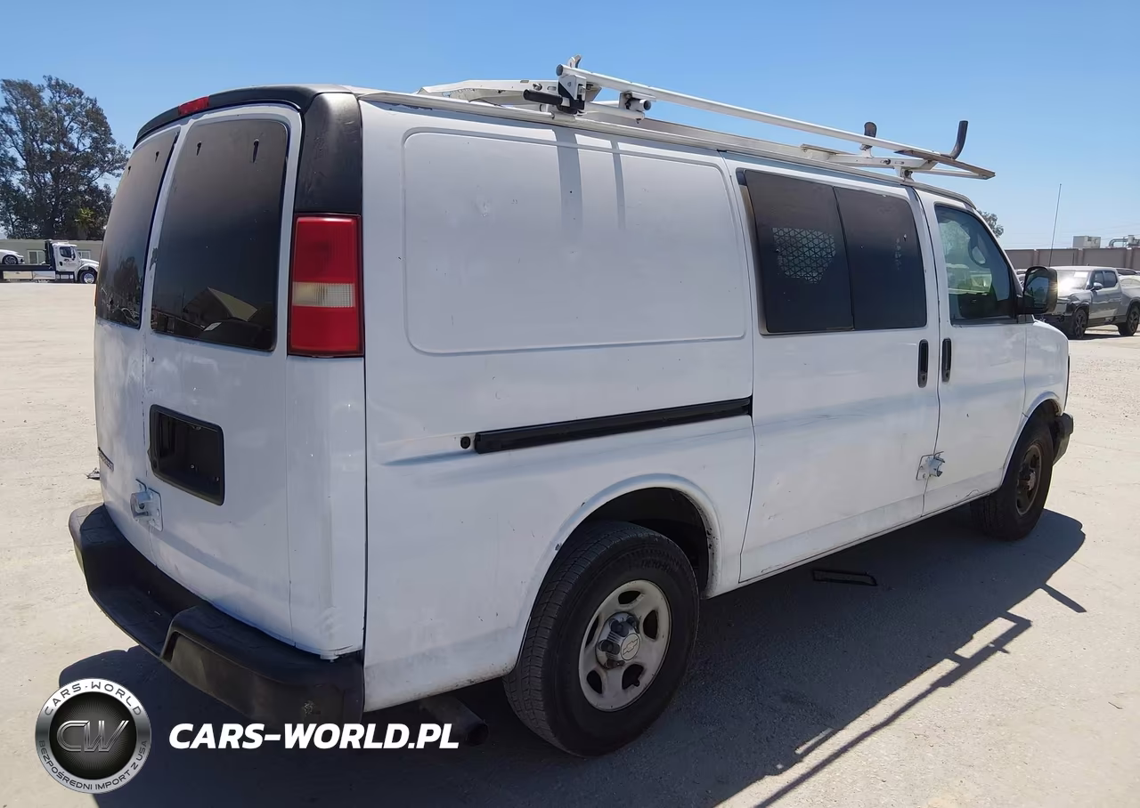 2007 Chevrolet Express Work Van VIN:1GCFG15X171180160 - 4
