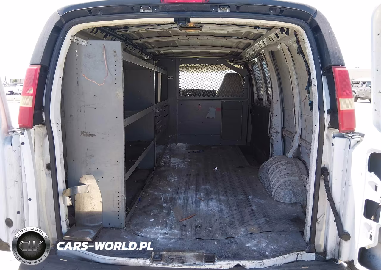 2007 Chevrolet Express Work Van VIN:1GCFG15X171180160 - 8