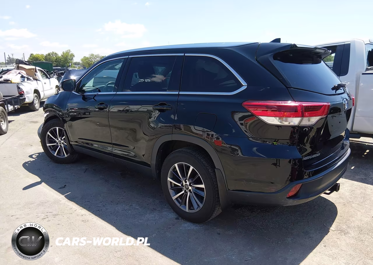 2019 Toyota Highlander Xle VIN:5TDJZRFH7KS587471 - 3