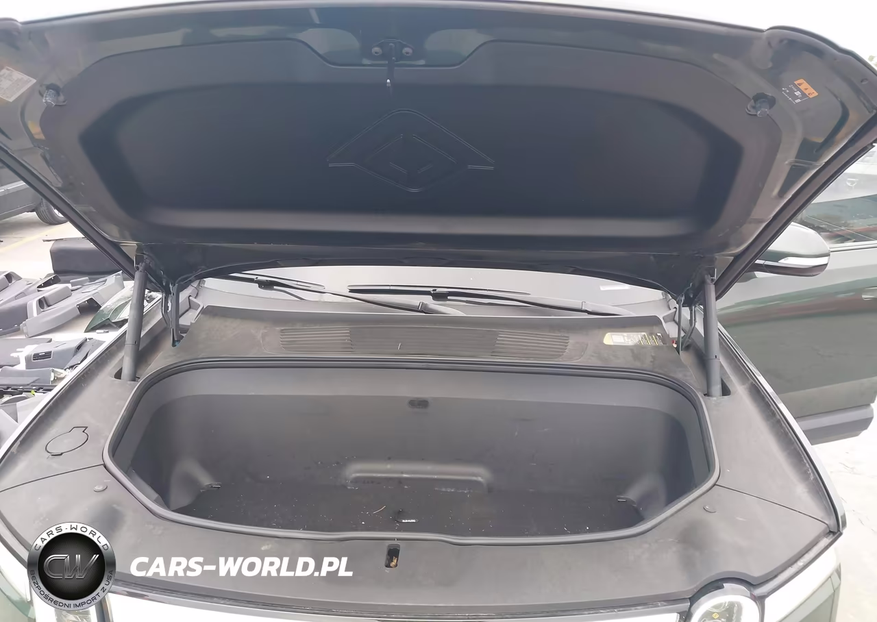 2022 Rivian R1S Launch Edition VIN:7PDSGABL7NN000825 - 10