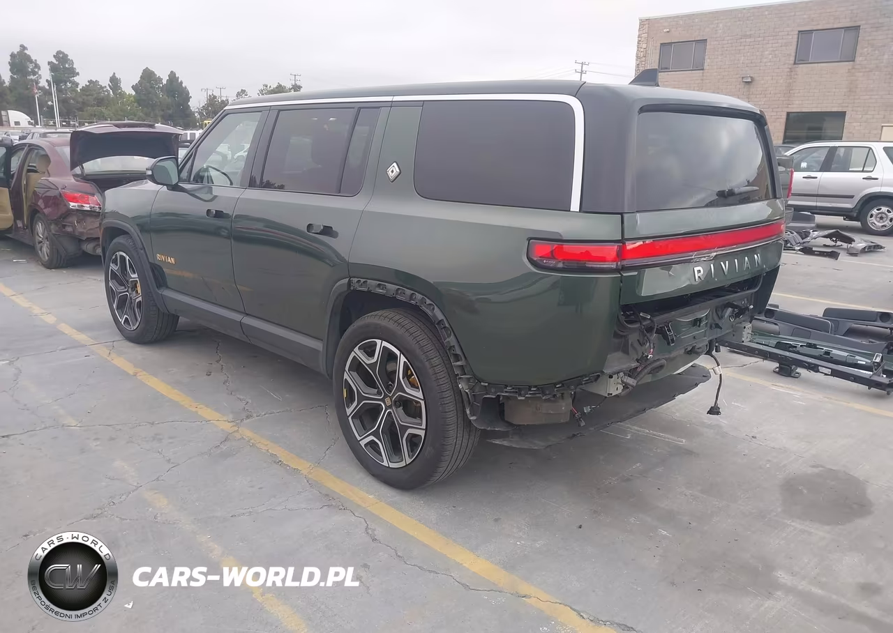 2022 Rivian R1S Launch Edition VIN:7PDSGABL7NN000825 - 3