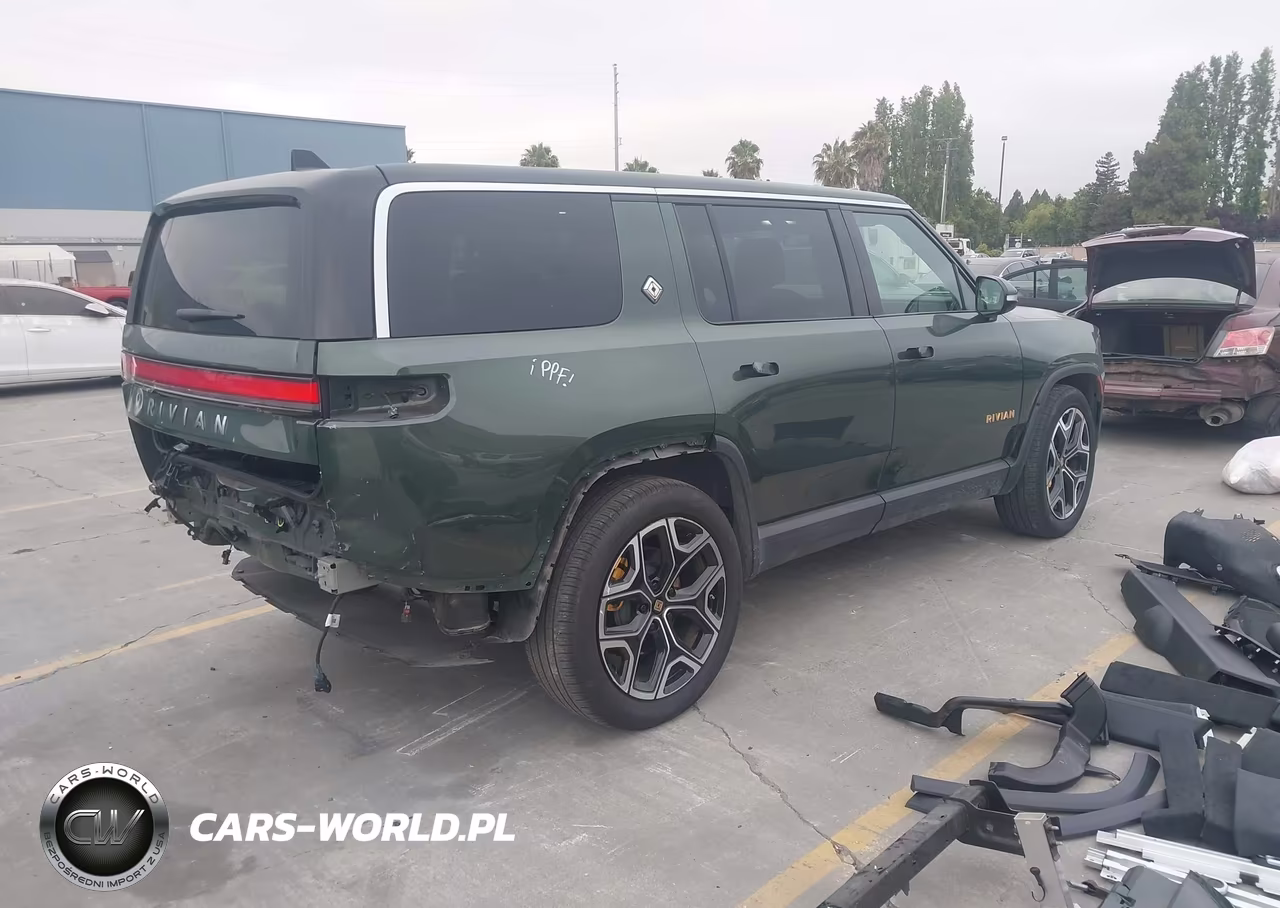 2022 Rivian R1S Launch Edition VIN:7PDSGABL7NN000825 - 4
