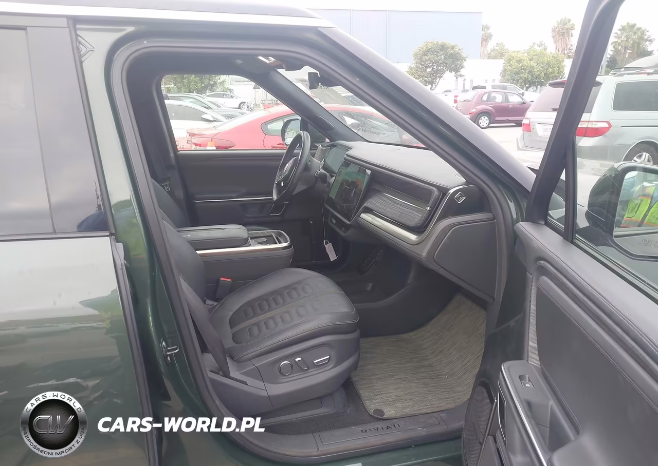 2022 Rivian R1S Launch Edition VIN:7PDSGABL7NN000825 - 5