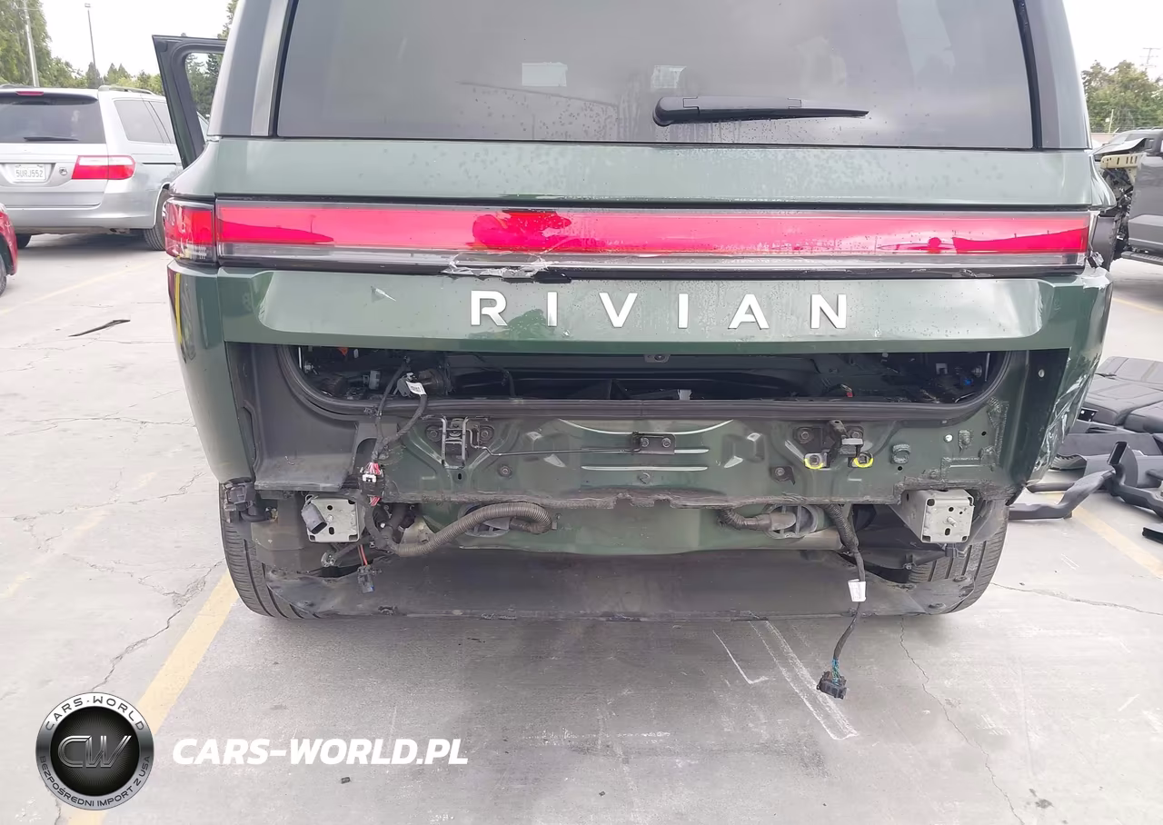 2022 Rivian R1S Launch Edition VIN:7PDSGABL7NN000825 - 6
