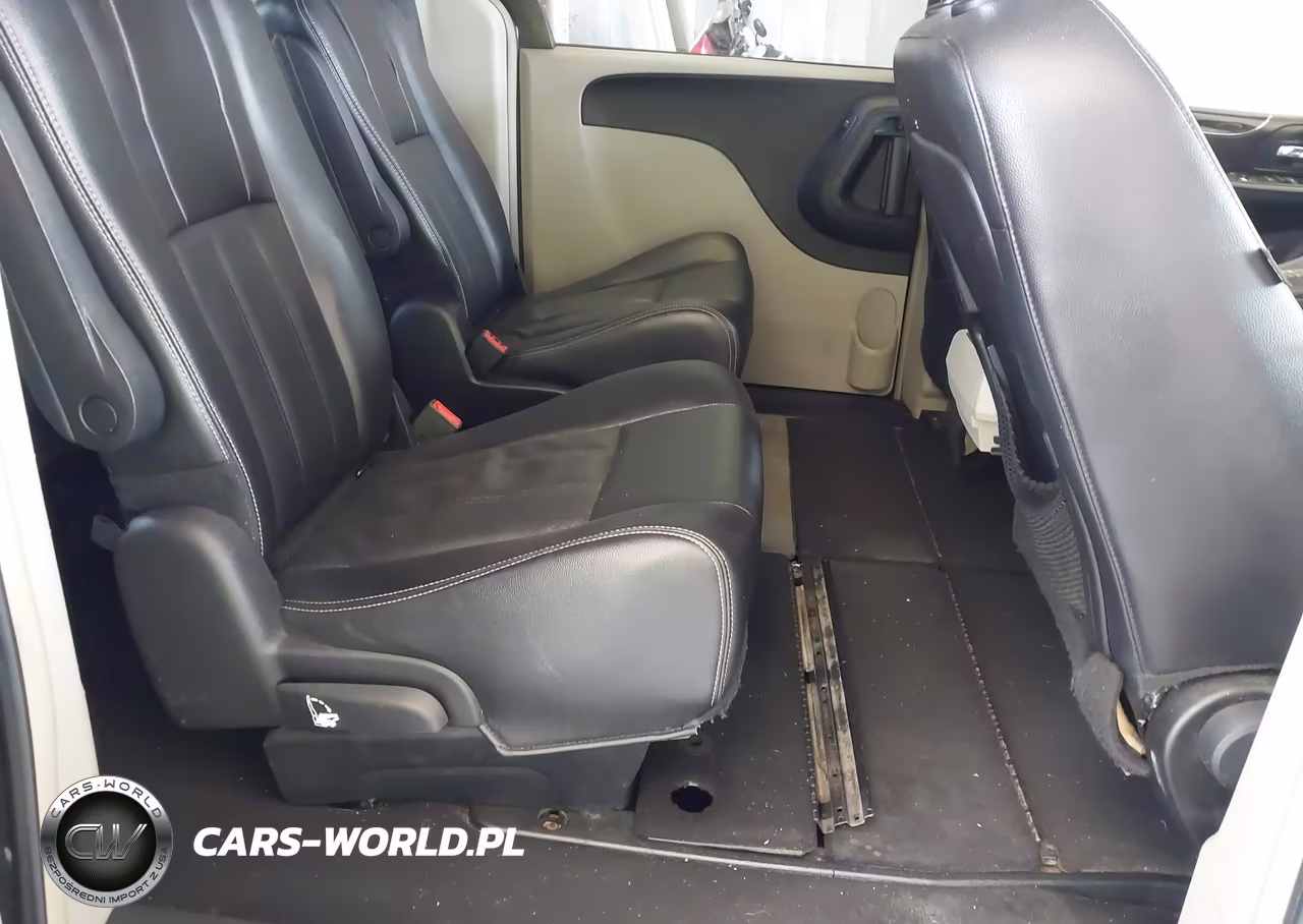 2013 Chrysler Town & Country Touring VIN:2C4RC1BG3DR675254 - 8
