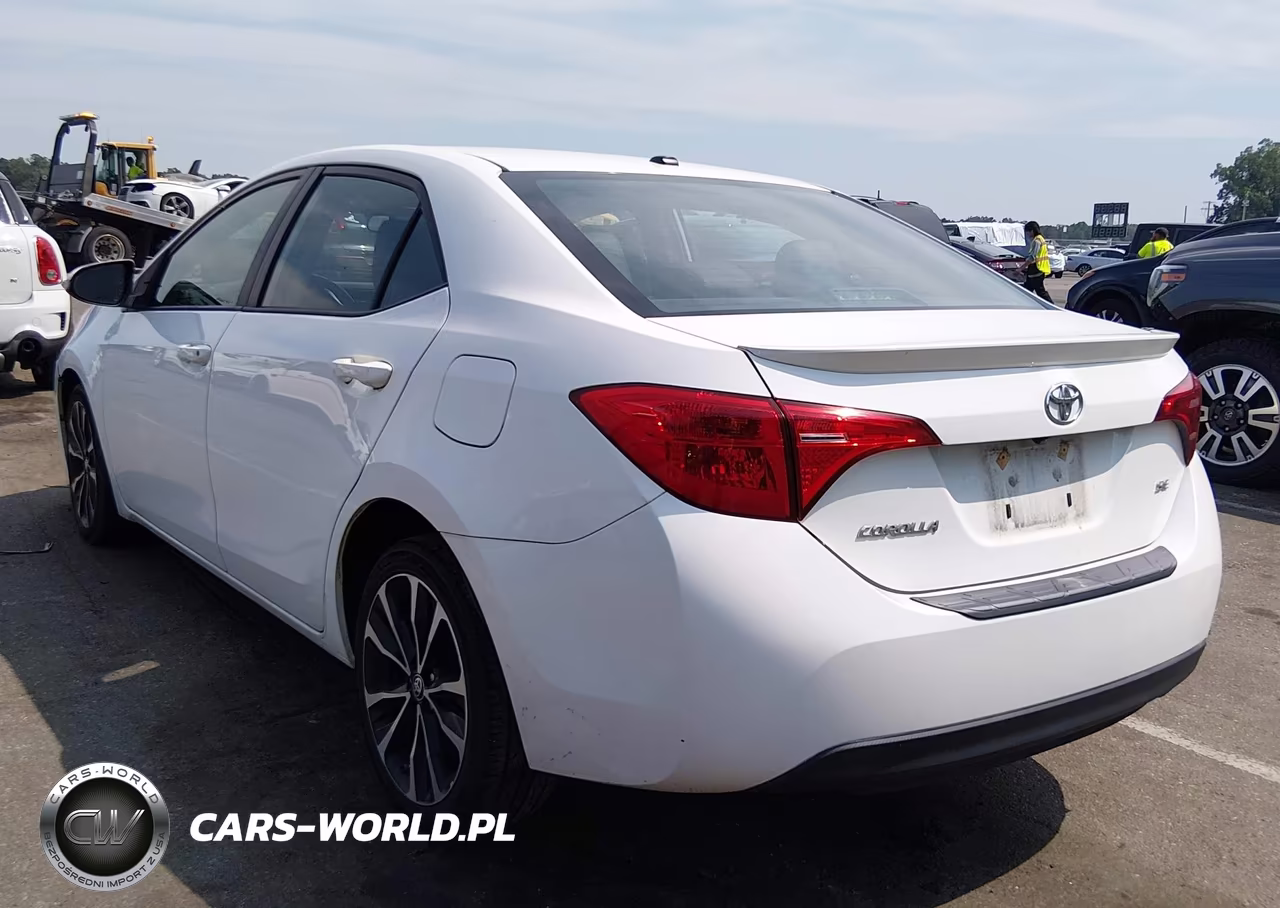 2019 Toyota Corolla Se VIN:2T1BURHE3KC135516 - 3