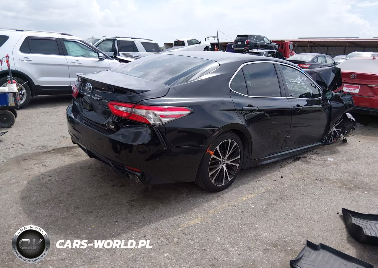 2018 Toyota Camry Se VIN:4T1B11HKXJU659758 - 4