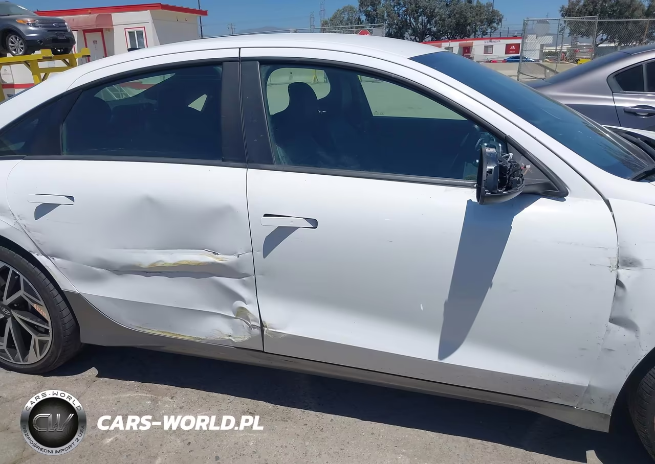 2025 Hyundai Ioniq 6 Sel VIN:KMHM34AA2SA084063 - 13