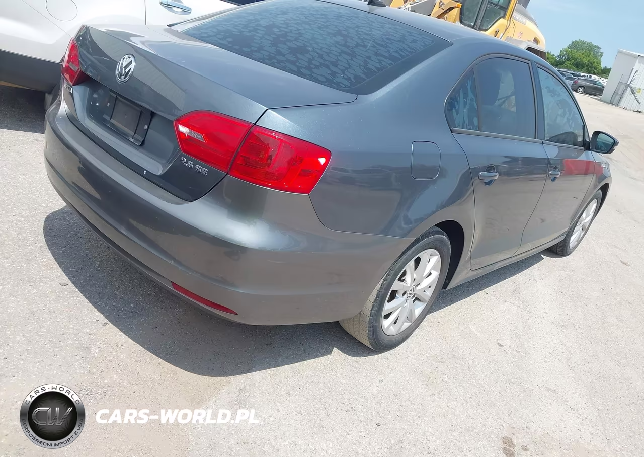 2011 Volkswagen Jetta 2.5L Se VIN:3VWDX7AJ6BM330056 - 4