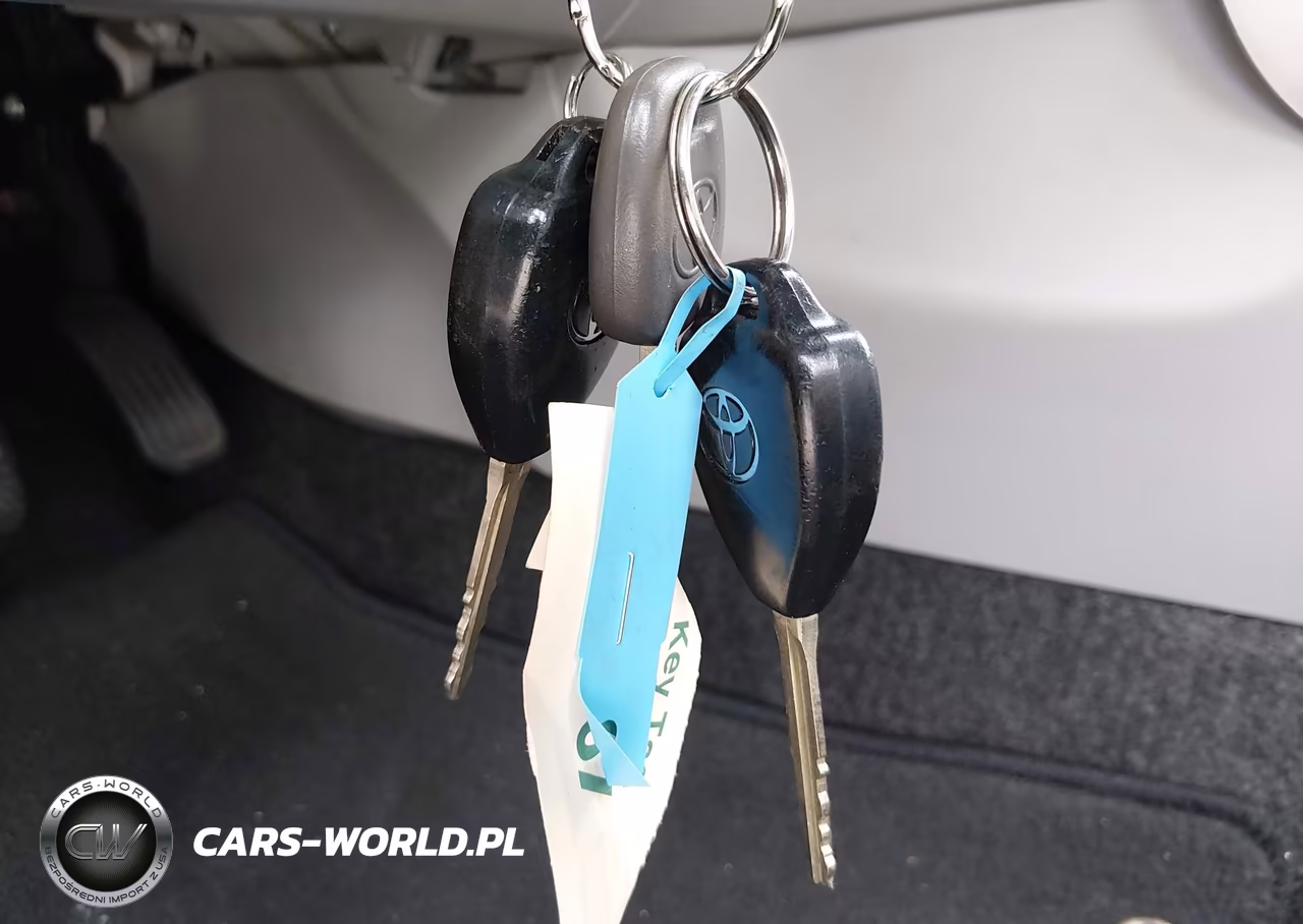 2013 Toyota Corolla Le VIN:JTDBU4EE0DJ116940 - 11
