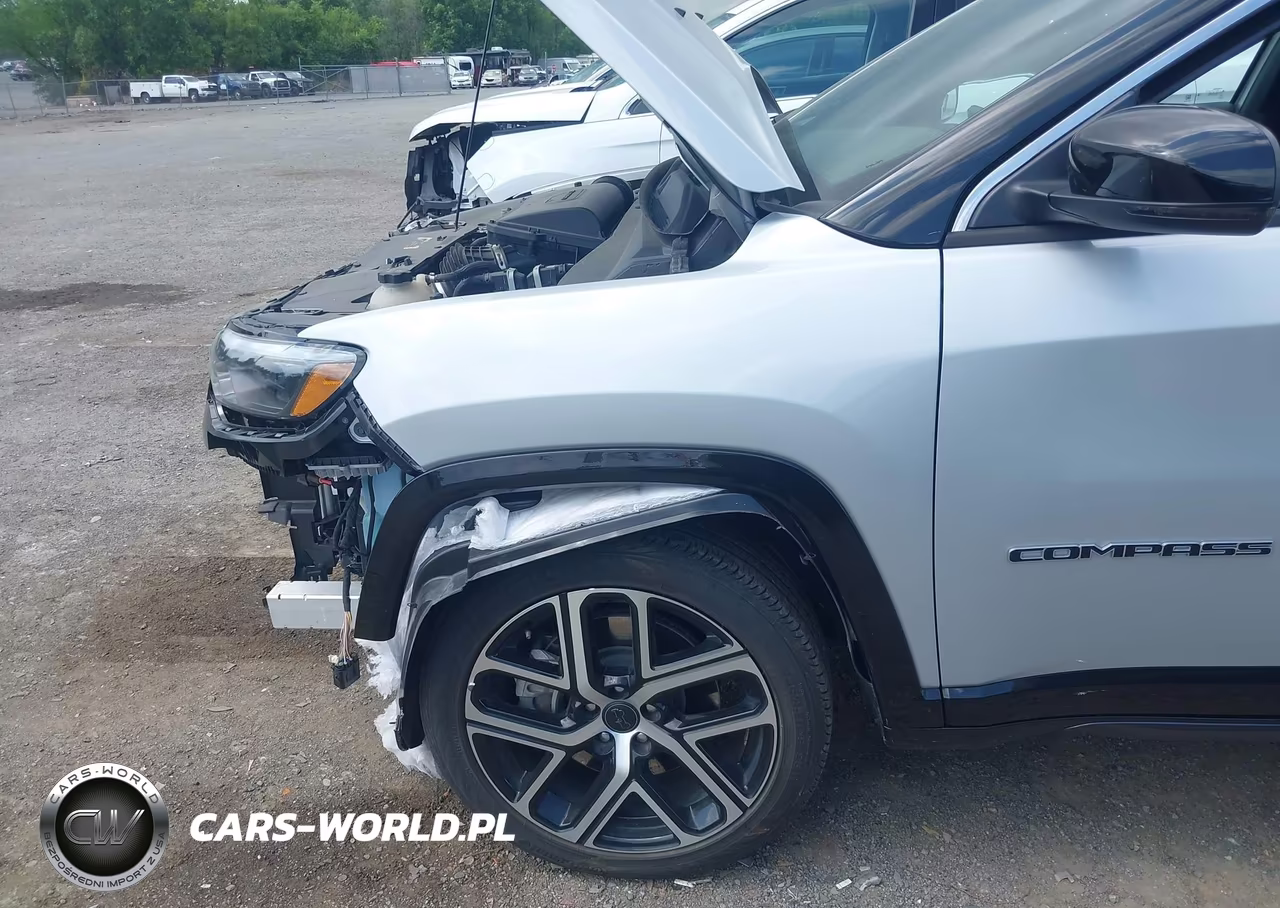 2025 Jeep Compass Limited 4X4 VIN:3C4NJDCN1ST615261 - 6