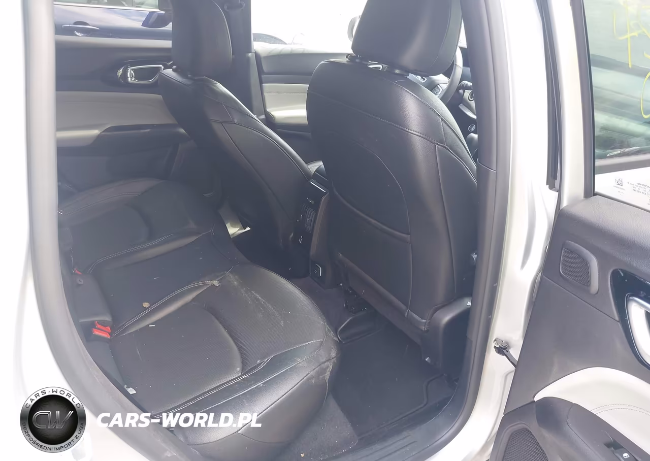 2025 Jeep Compass Limited 4X4 VIN:3C4NJDCN1ST615261 - 8