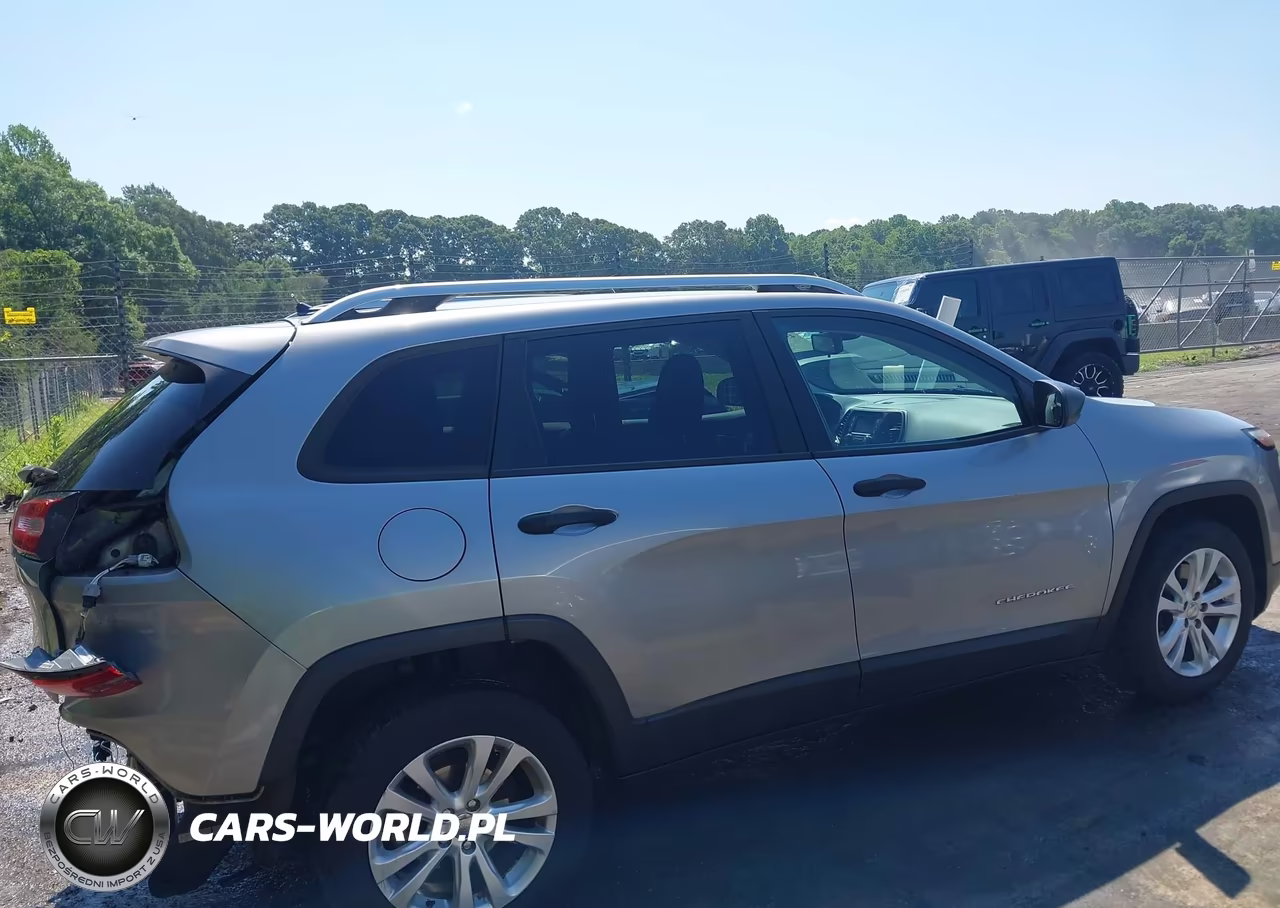 2015 Jeep Cherokee Sport VIN:1C4PJLAB3FW637404 - 14