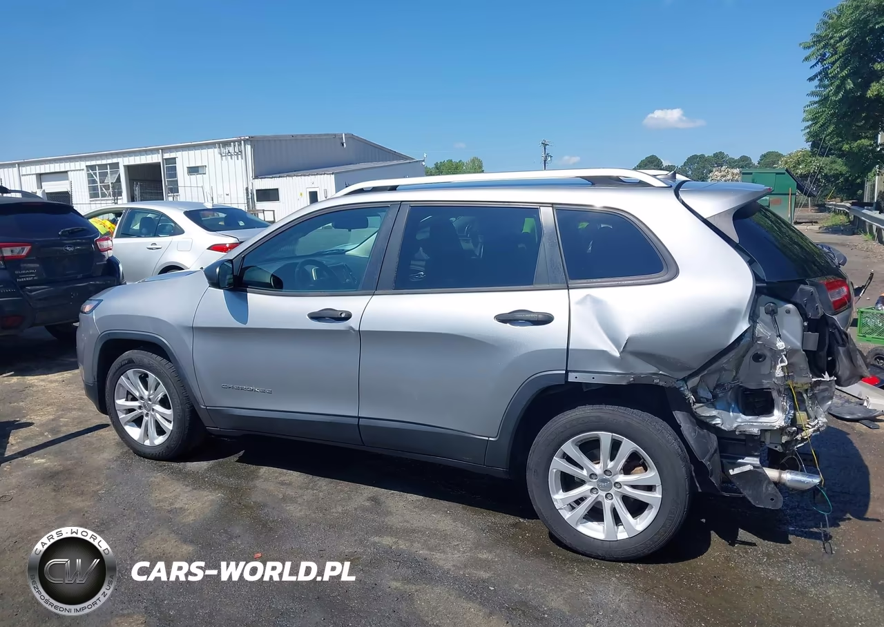 2015 Jeep Cherokee Sport VIN:1C4PJLAB3FW637404 - 15