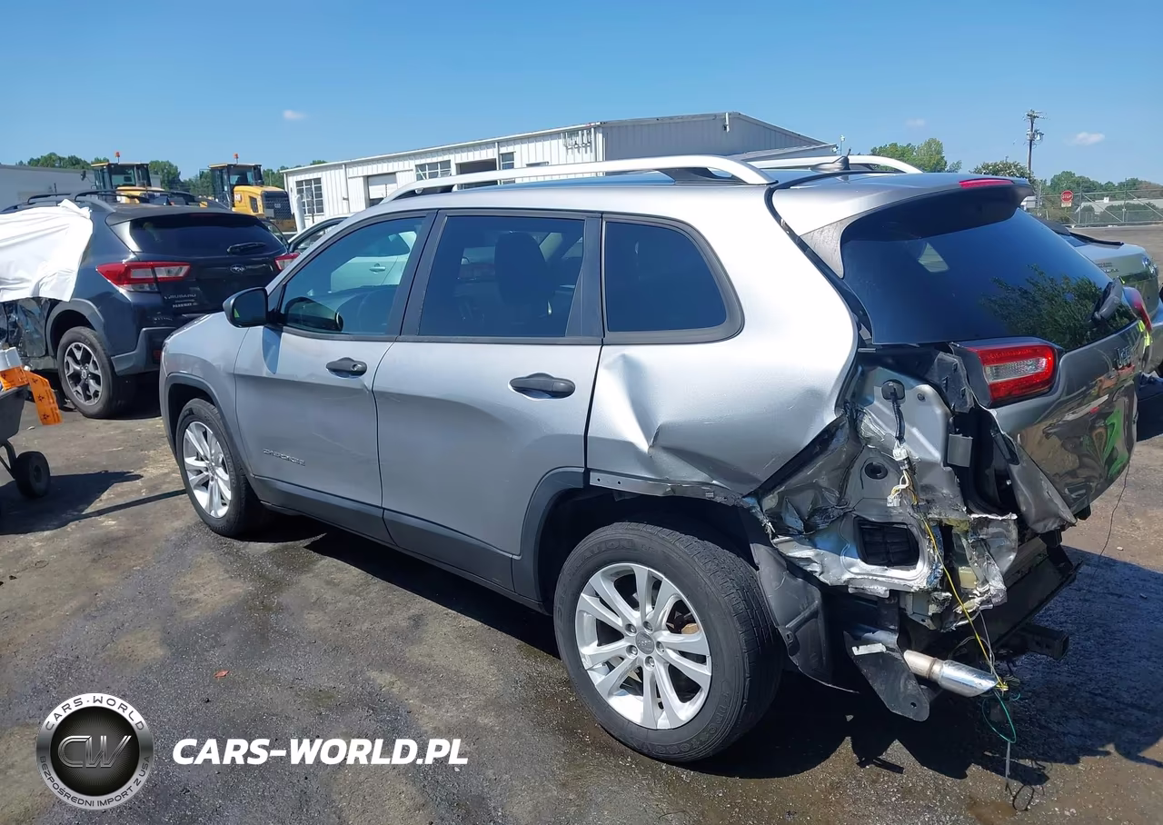 2015 Jeep Cherokee Sport VIN:1C4PJLAB3FW637404 - 3
