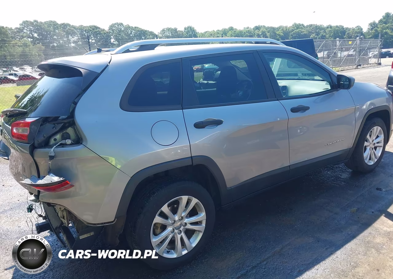 2015 Jeep Cherokee Sport VIN:1C4PJLAB3FW637404 - 4