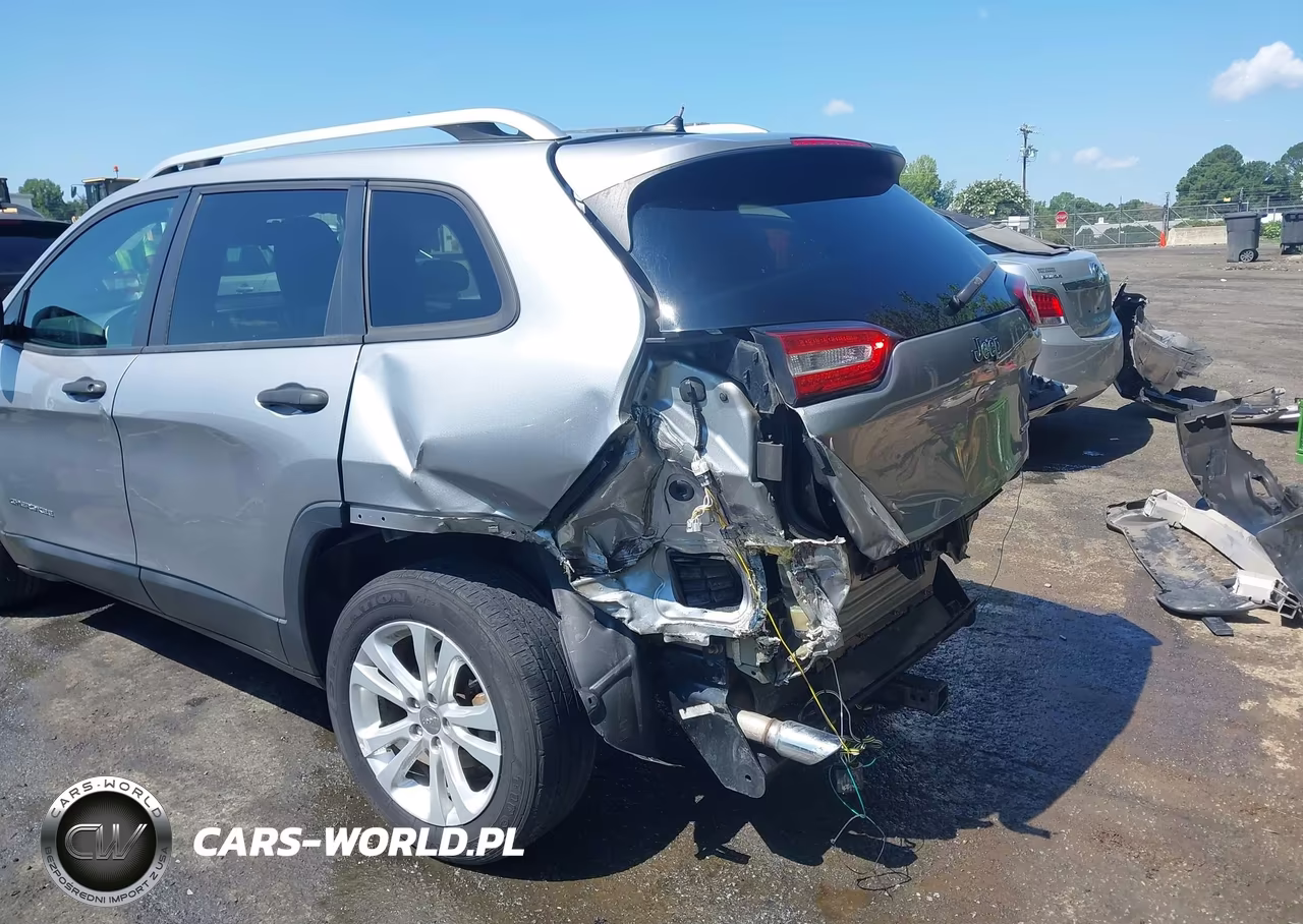 2015 Jeep Cherokee Sport VIN:1C4PJLAB3FW637404 - 6
