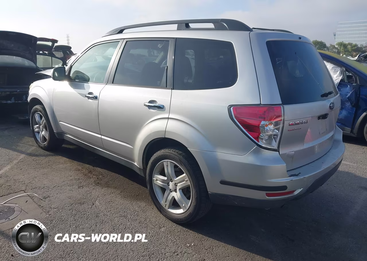 2010 Subaru Forester 2.5X Premium VIN:JF2SH6CCXAH789031 - 3