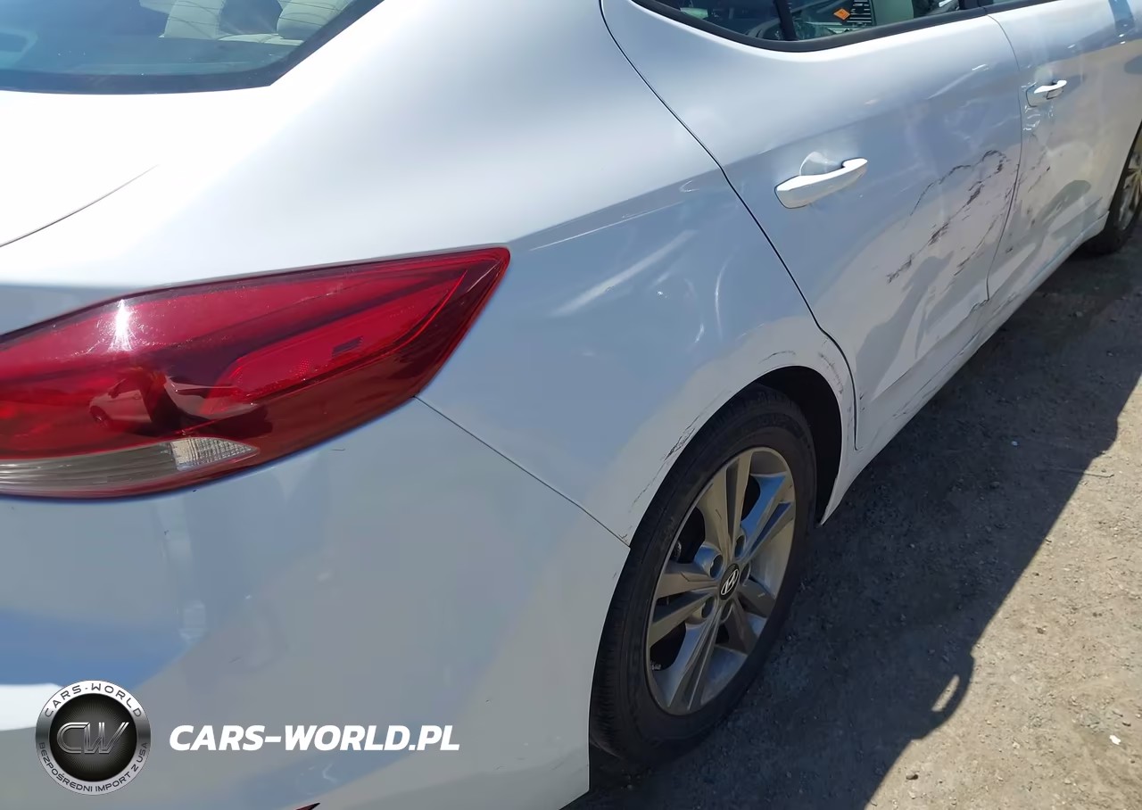 2018 Hyundai Elantra Sel VIN:5NPD84LF5JH388588 - 18