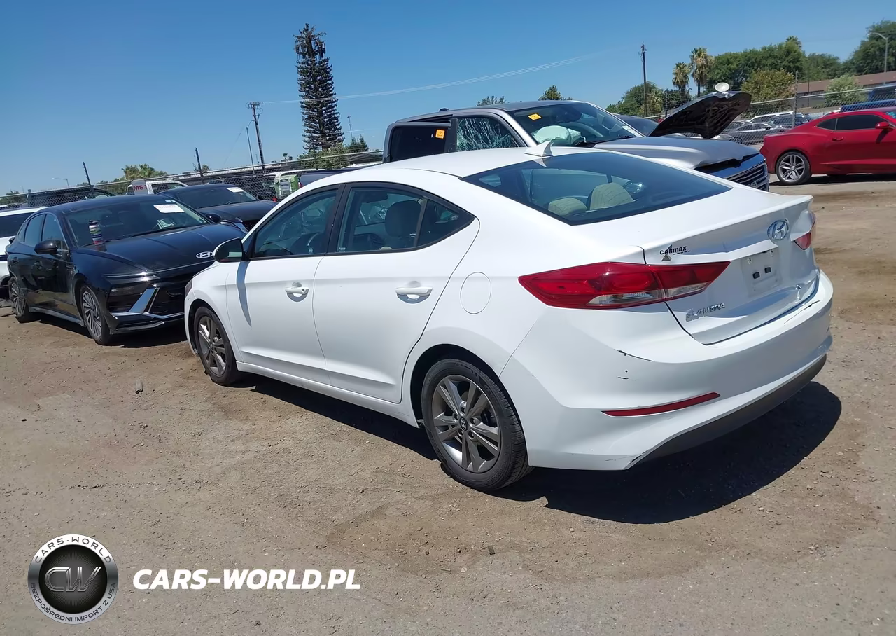 2018 Hyundai Elantra Sel VIN:5NPD84LF5JH388588 - 3
