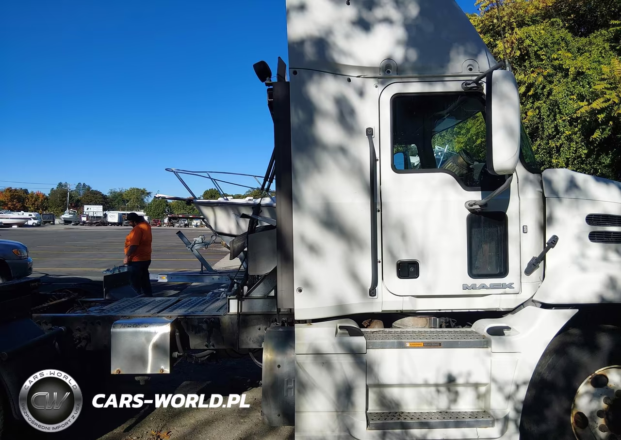 2017 Mack Pinnacle VIN:1M1AW07YXHM083181 - 16