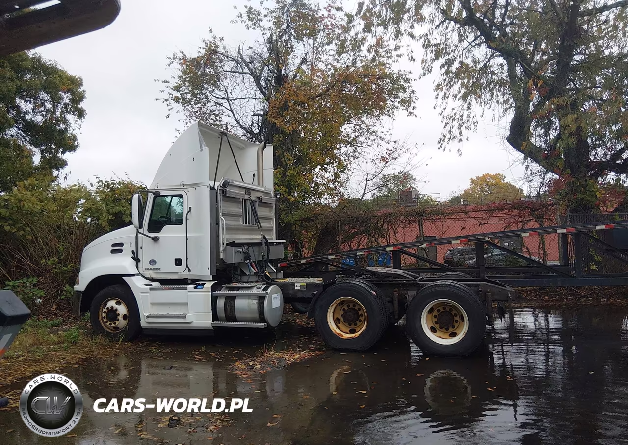 2017 Mack Pinnacle VIN:1M1AW07YXHM083181 - 17