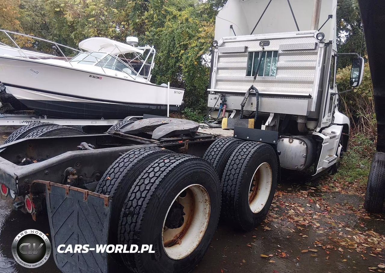2017 Mack Pinnacle VIN:1M1AW07YXHM083181 - 4