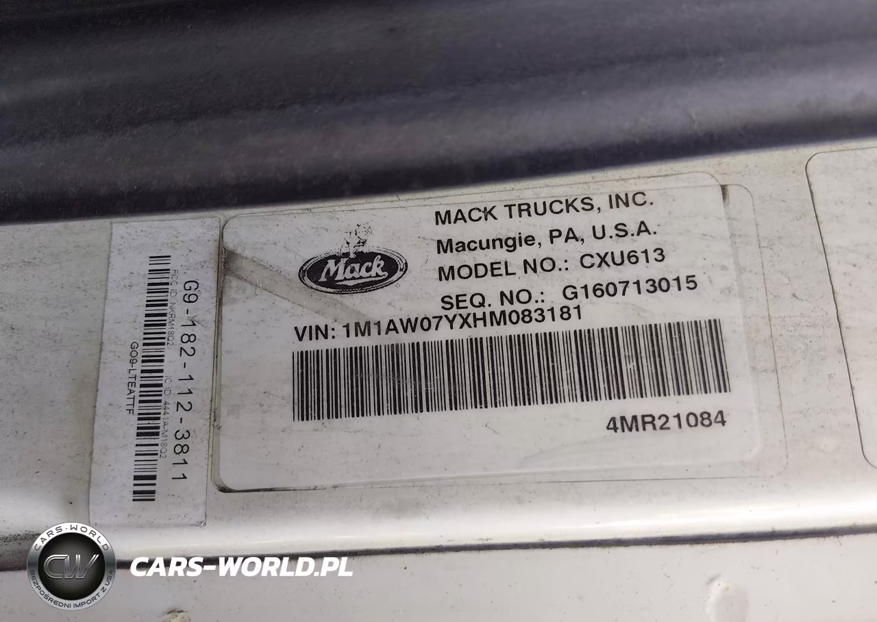 2017 Mack Pinnacle VIN:1M1AW07YXHM083181 - 9