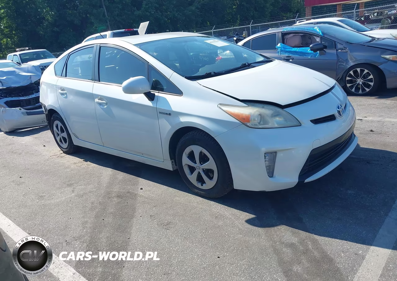 2014 Toyota Prius Two – zdjęcie 1 z 17