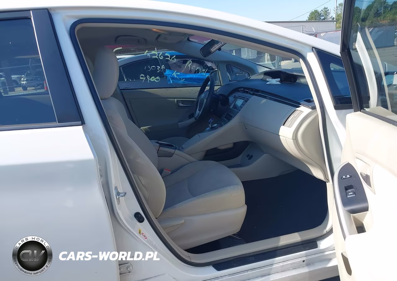 2014 Toyota Prius Two VIN:JTDKN3DU1E1759900 - 5